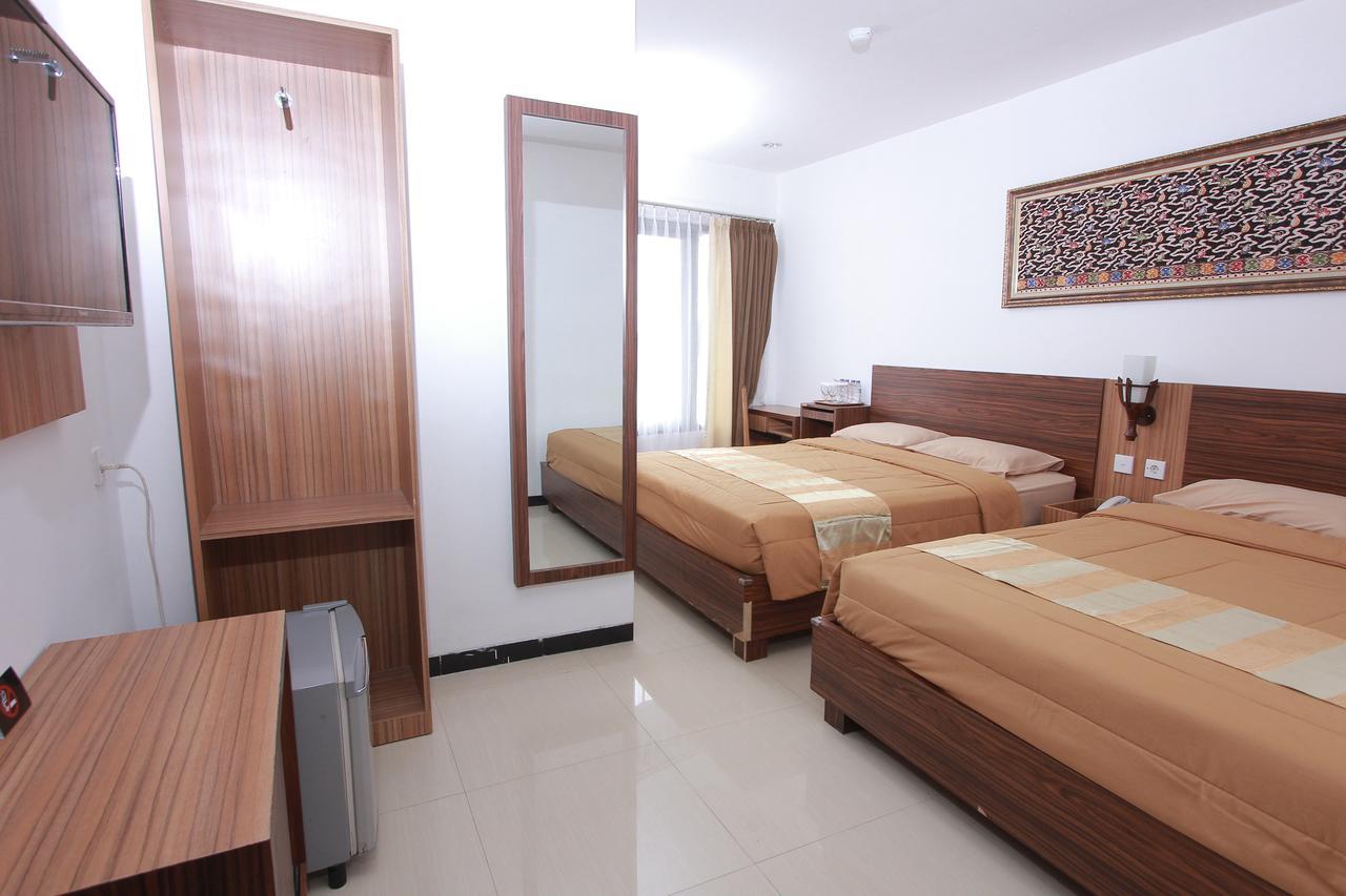 Hotel Kristina Malioboro Yogyakarta Exterior photo