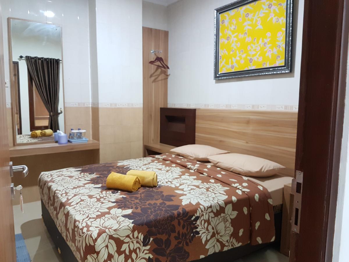 Hotel Kristina Malioboro Yogyakarta Exterior photo